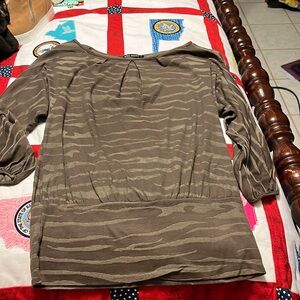 Ella Moss extra small, two shades of green stripe and looking like tiger